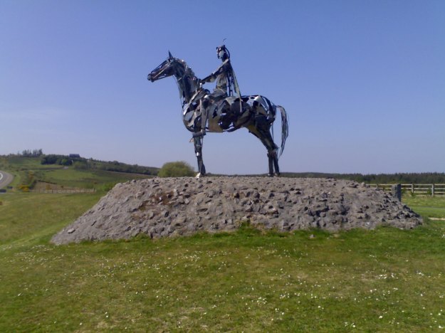 The Gaelic Chieftain, a statue commemorating Hugh Rua's victory at Curlew Pass during the war. Picture by Gavigan 01 via Wikimedia Commons