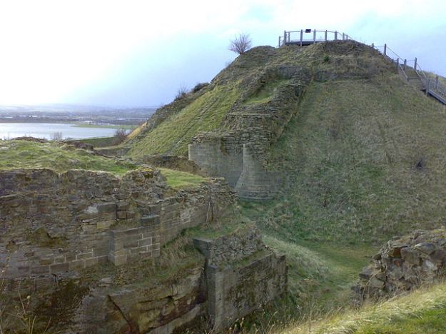 The ruins of Sandal Castle today.