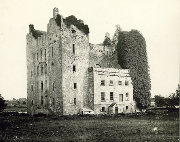 Bunratty Castle prior to its restoration in the 1960s.